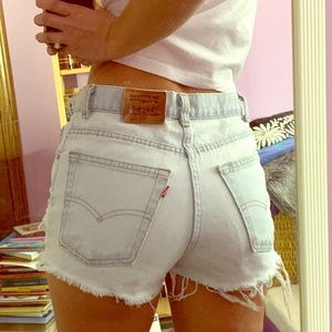 Levi’s vintage Distressed high waisted shorts XS